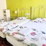 Leon Hostel * León