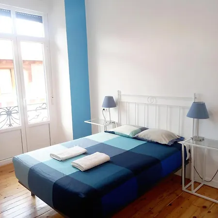 Leon Hostel לאון