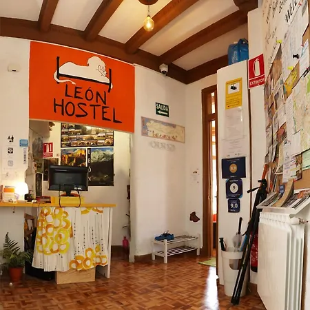 Leon Hostel אכסניה לאון