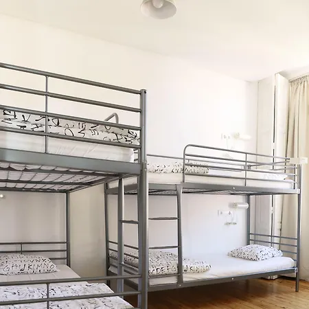 Leon Hostel *