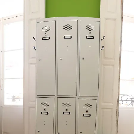 Leon Hostel אכסניה *