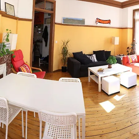 Leon Hostel Хостел