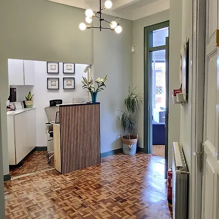 Leon Hostel אכסניה