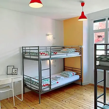 Leon Hostel * Леон