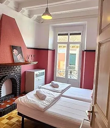 Leon Hostel *