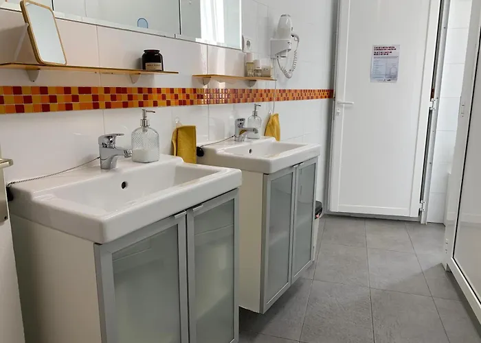 レオン ホステル * レオン